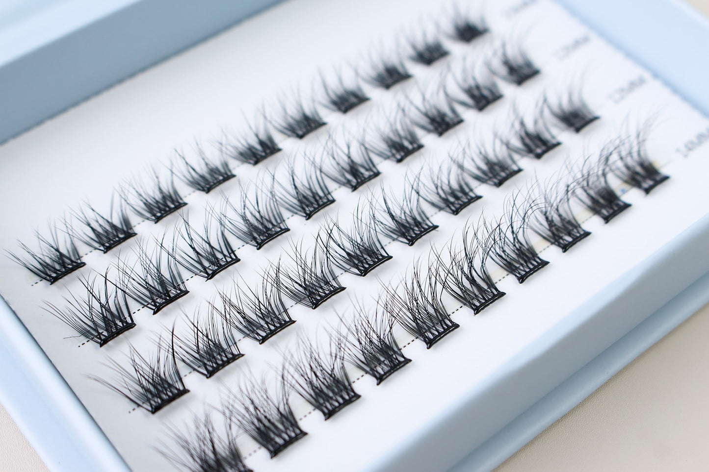 Press-On Lashes: Sun-Kissed